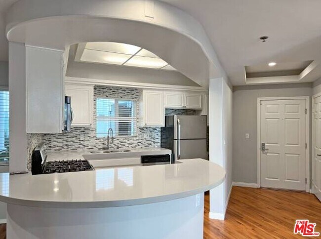 Foto del edificio - 12712 Moorpark St