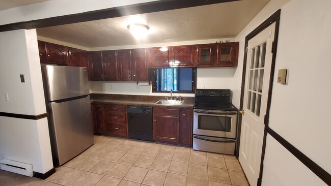 Kitchen - 239 Ingram Ave