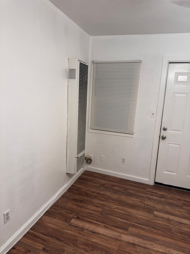 Foto del edificio - 8557 Juniper Ave