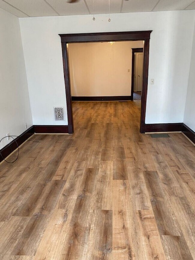 Building Photo - 3 br, 1 bath House - 23 COAL ST
