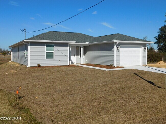 Building Photo - 2515 N Cedar Ln