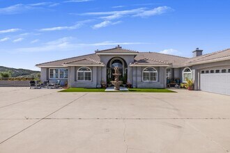 Building Photo - 47298 Twin Pines Rd