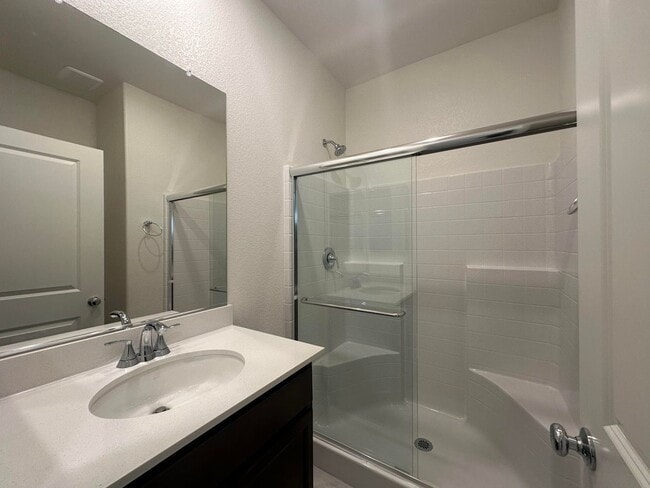 Building Photo - Be the first to enjoy this spacious five-b...