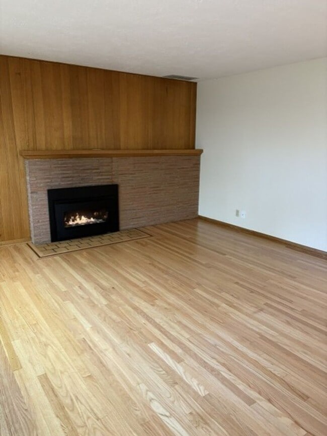 Foto del edificio - |NEW| ~ Charming Cedar Hills Ranch – Great Location! ~ Accepting Applications April 26 @ 5AM!