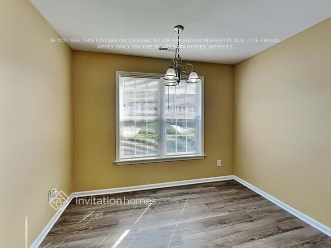 Foto del edificio - 302 Whitehall Ct