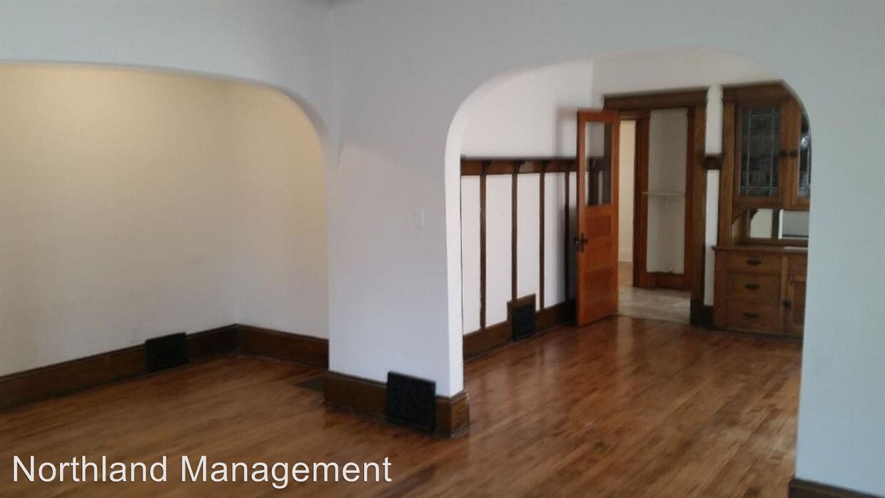 Foto del edificio - 2506 N Oakland Ave