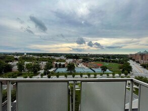 Building Photo - 1 E University Pky