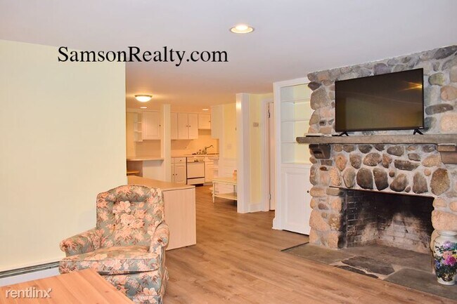 Building Photo - 1 br, 1 bath Condo - 104 Bowen St