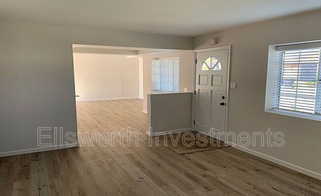 Building Photo - 3327 La Junta Ave