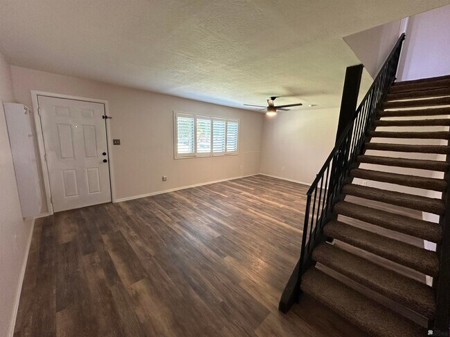 Foto del edificio - 2490 W Yowell Ct