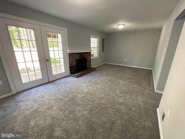 Foto del edificio - 1928 Rainbow Ct