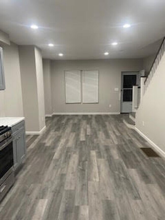 Foto del edificio - Gorgeous Front Porch Row - Ogontz