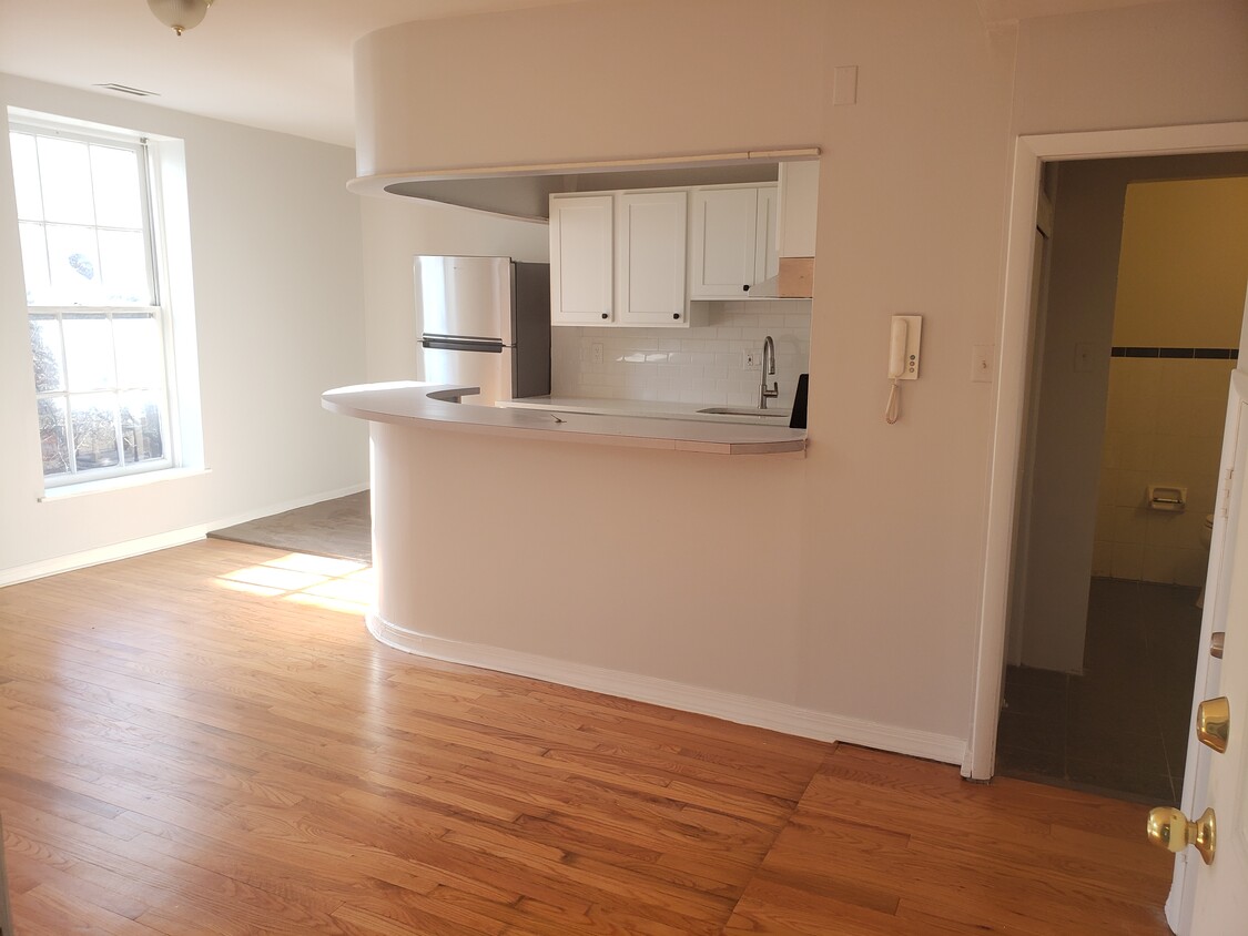 Primary Photo - 100 N 3rd St