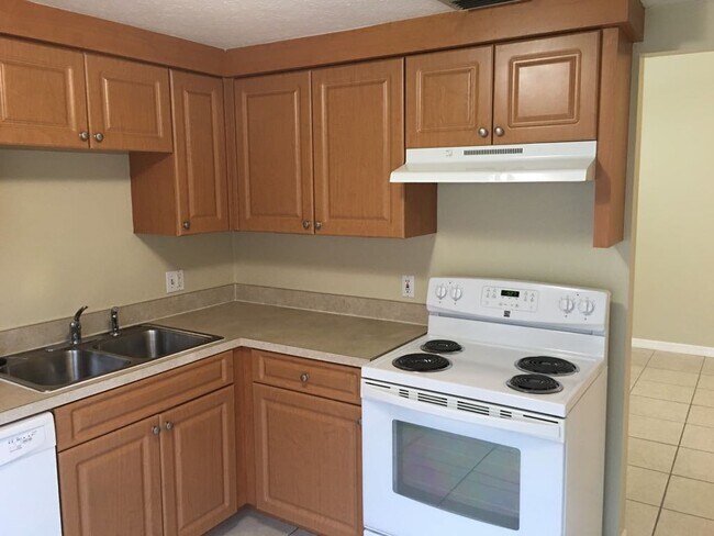 Building Photo - 3212 Fox Lake Dr