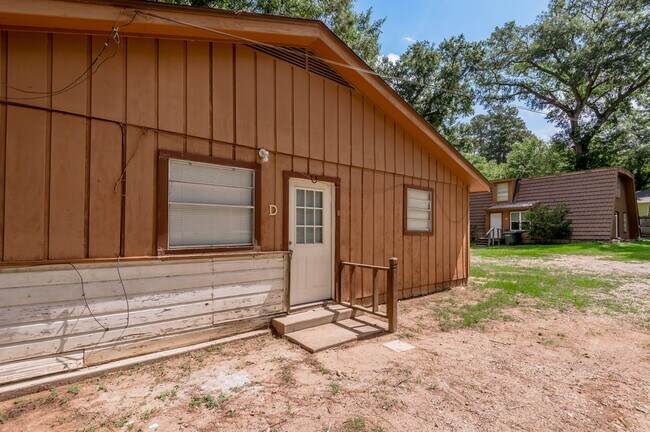Building Photo - 712 Cline St