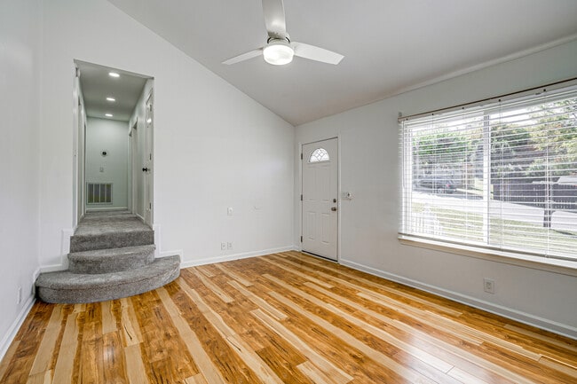Building Photo - 5317 Ashlawn Dr