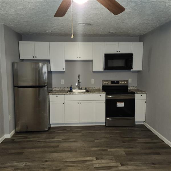 263 Prigg Rd Unit 8, Washington, PA 15301 Room for Rent in Washington