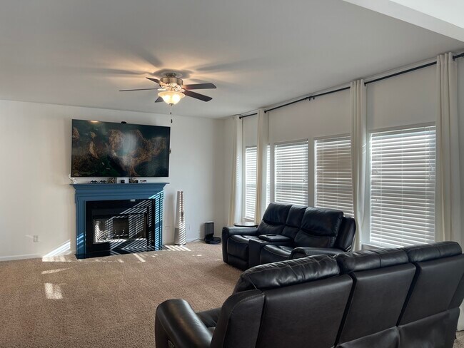 Foto del edificio - 121 Carlton Point Dr