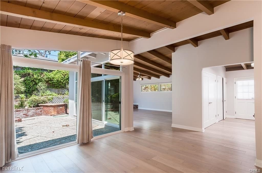 5 br 2 bath house   1813 palm ave manhattan beach ca building photo