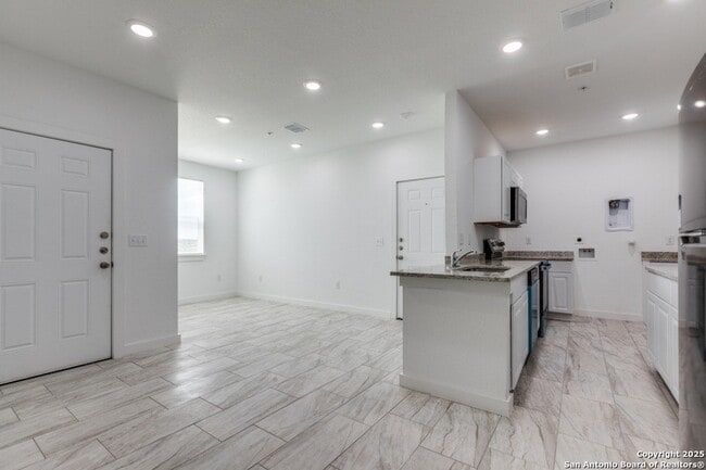 Foto del edificio - 5415 Ingram Rd