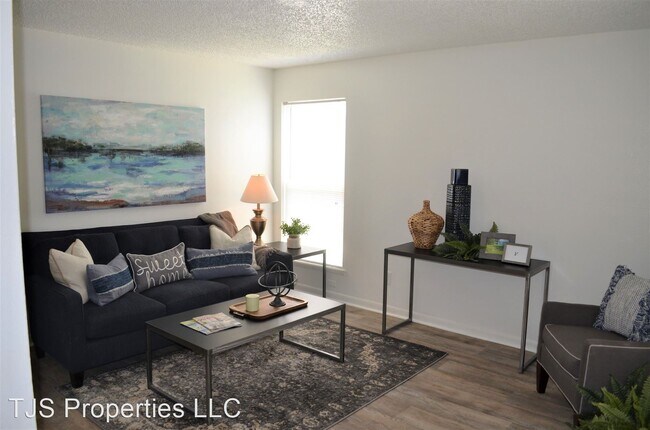 Foto del edificio - 758 Plaza Dr