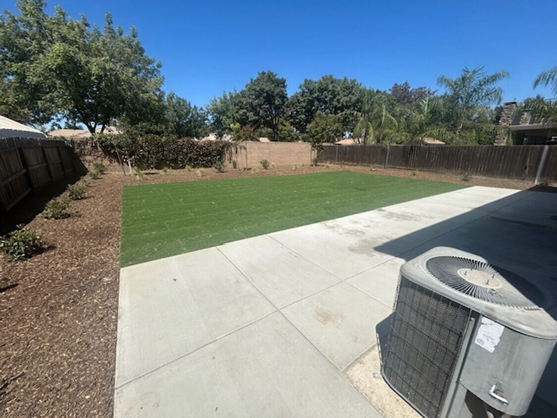 Foto del edificio - 3 bedroom 3 bathroom in SE Visalia coming ...