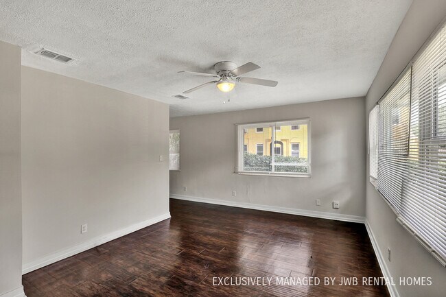 Foto del edificio - 6837 N Pearl St