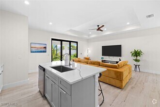 Building Photo - 3012 Pine Tree Dr