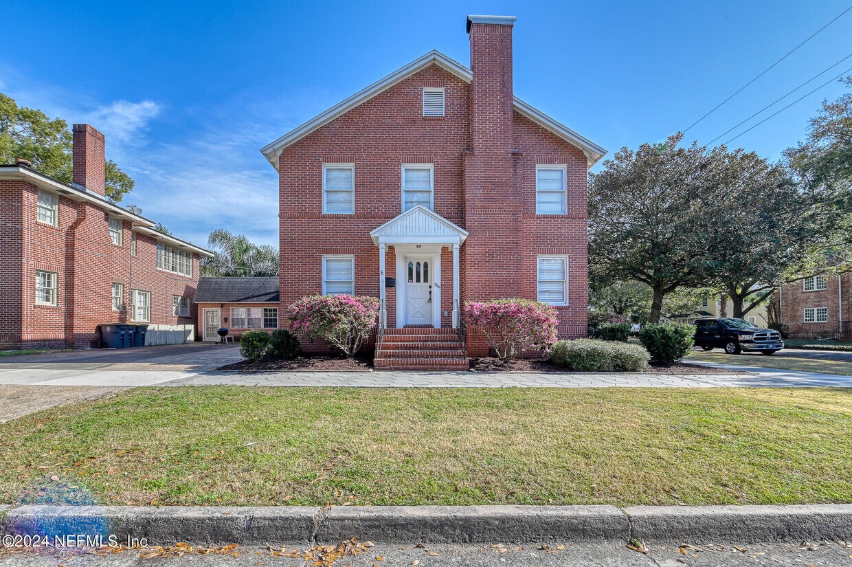 Primary Photo - 1661 Aberdeen St