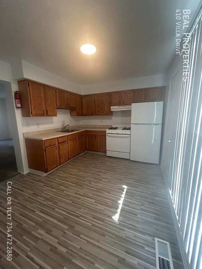 Building Photo - 410 Villa Dr