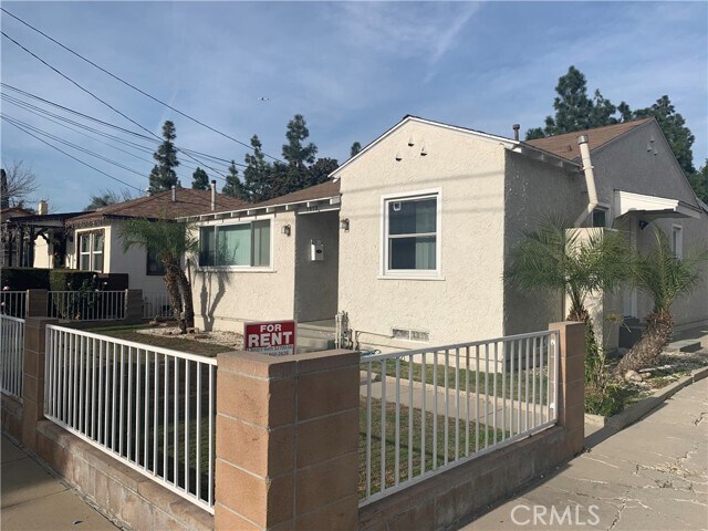 Foto principal - 7973 Harper Ave