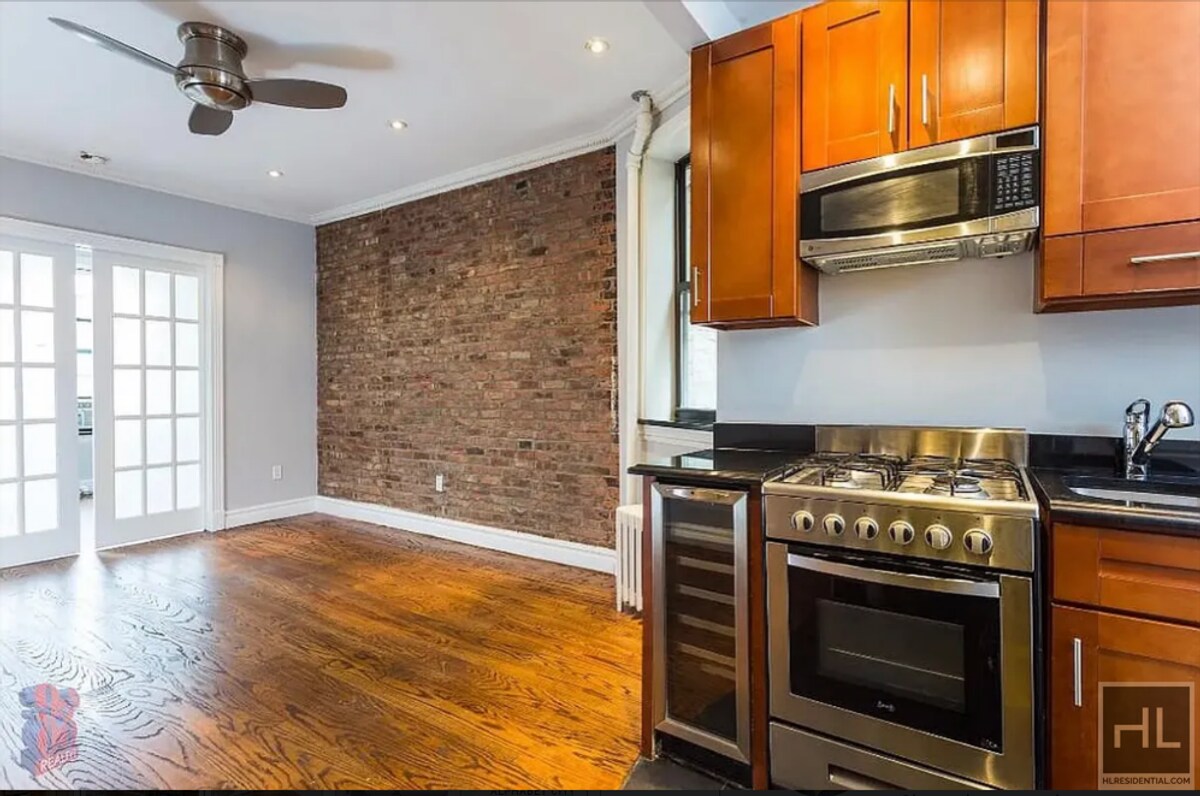 Foto principal - Act now on this gorgeous 1BR 1BTH apartmen...