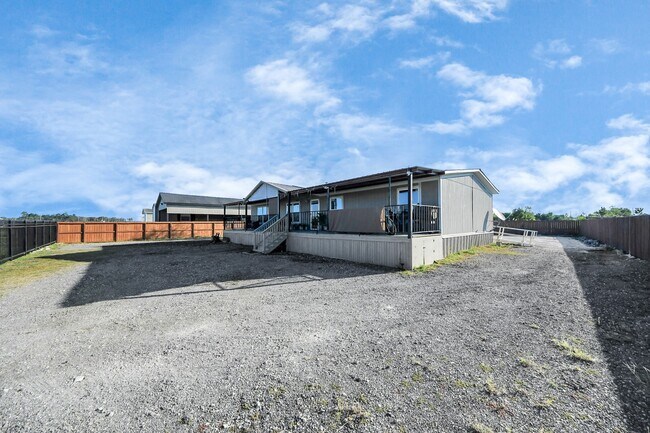 Building Photo - 1450 Rd 5734