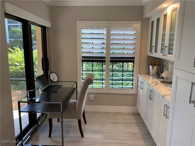 Foto del edificio - 6080 Pelican Bay Blvd