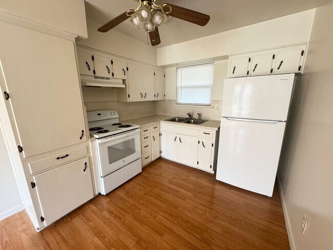 Foto del edificio - 2601 Live Oak Dr