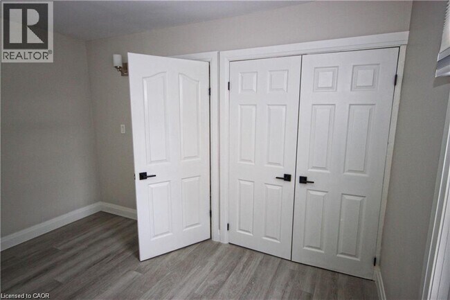 Photo du bâtiment - 1356 Upper Wellington St