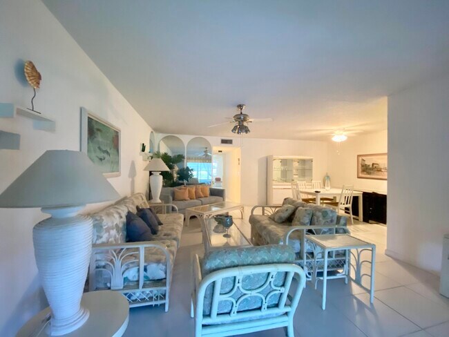 Foto del edificio - 1182 S Drive Cir