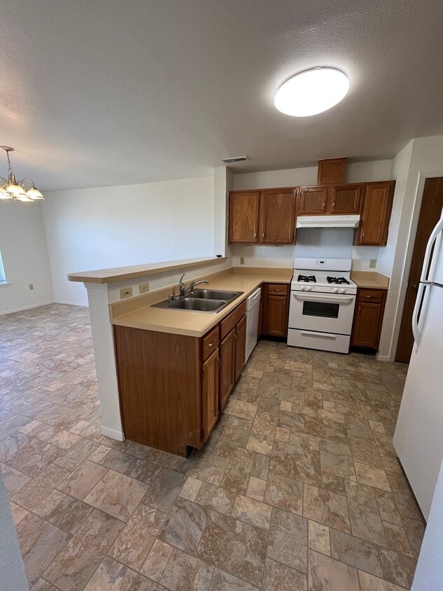 Foto del edificio - 1128 Dakota Dr