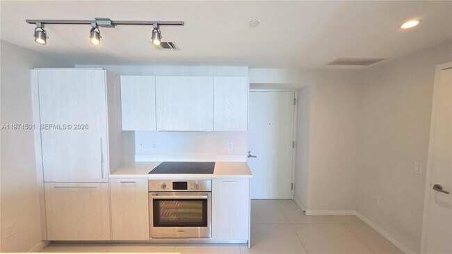 Foto del edificio - 501 NE 31st St