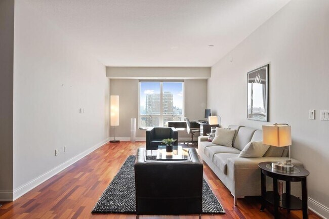 Foto del edificio - 100 3rd Ave S