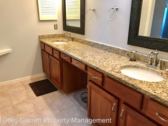 Building Photo - 1808 Bay Cliff Ct