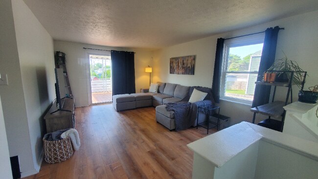 Foto del edificio - 977 Kyle Ave