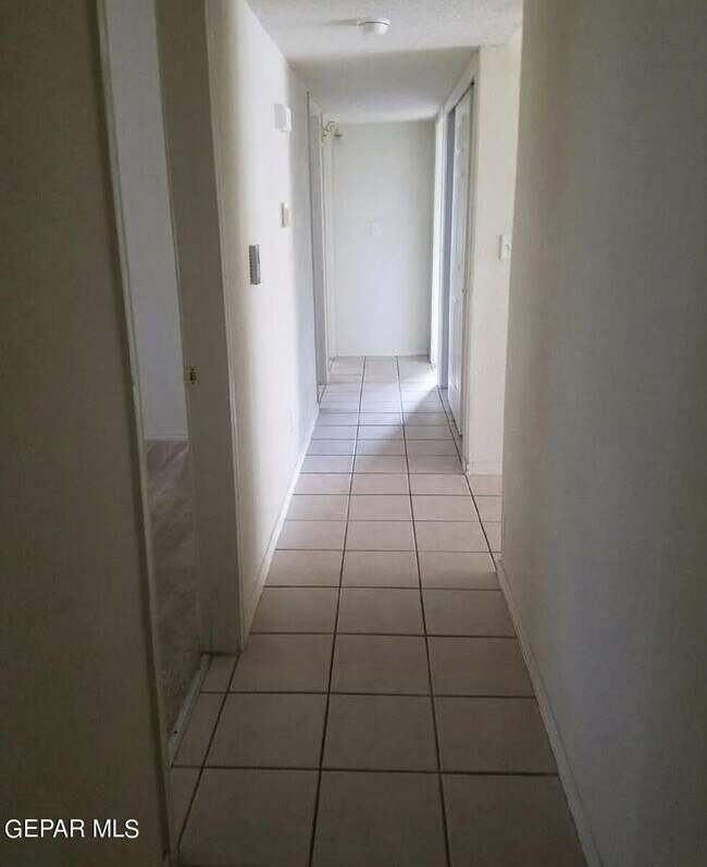 Building Photo - 733 Paseo Sereno Dr