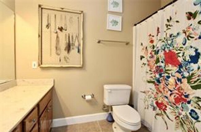 Building Photo - Garrett &amp; Associates, LLC - Five Plex
