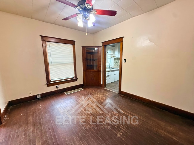 Building Photo - Charming 3 Bedroom Home Near Downtown Topeka!