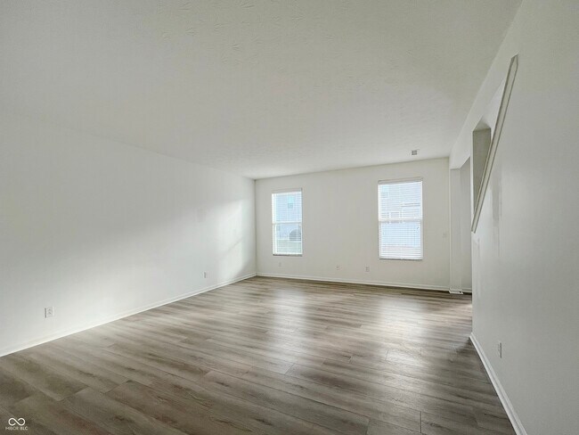 Foto del edificio - 5773 Bluff View Ln