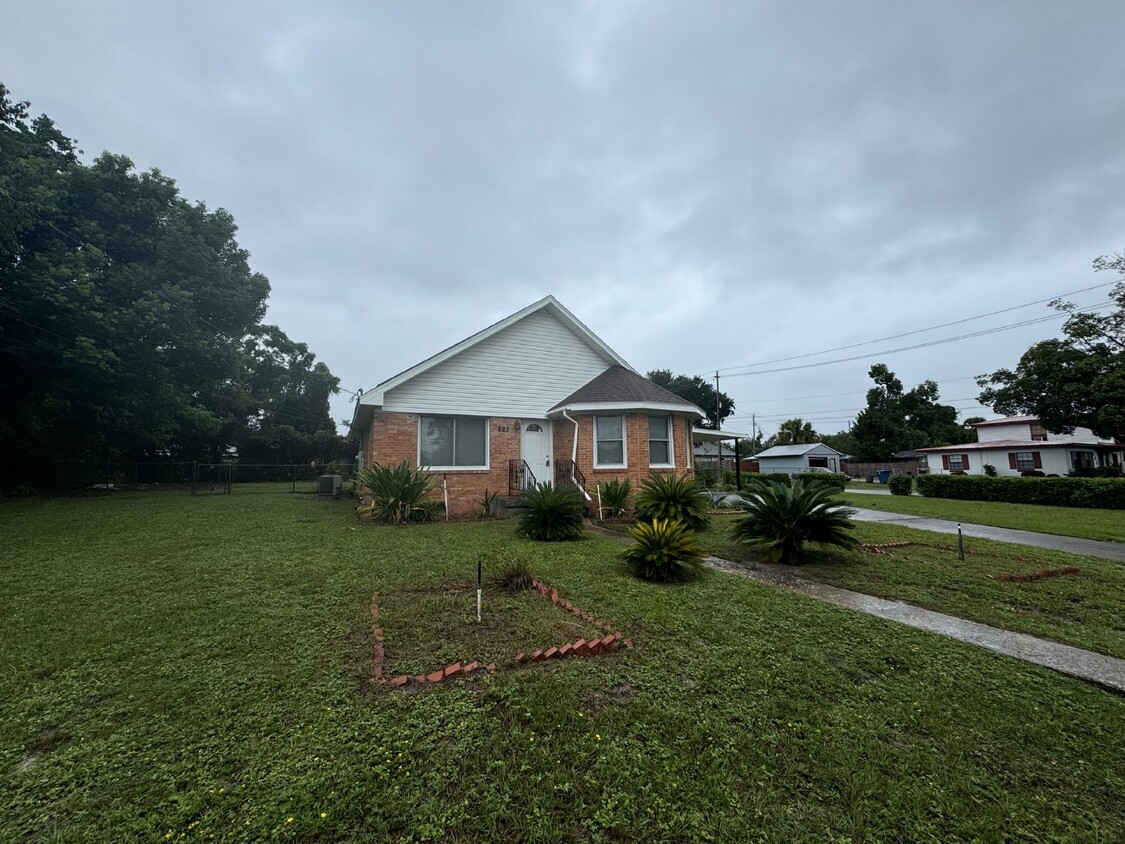 Primary Photo - "Charming 3-Bedroom, 2-Bath Home on Willia...