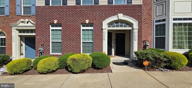Foto del edificio - 5658 Virginia Ln
