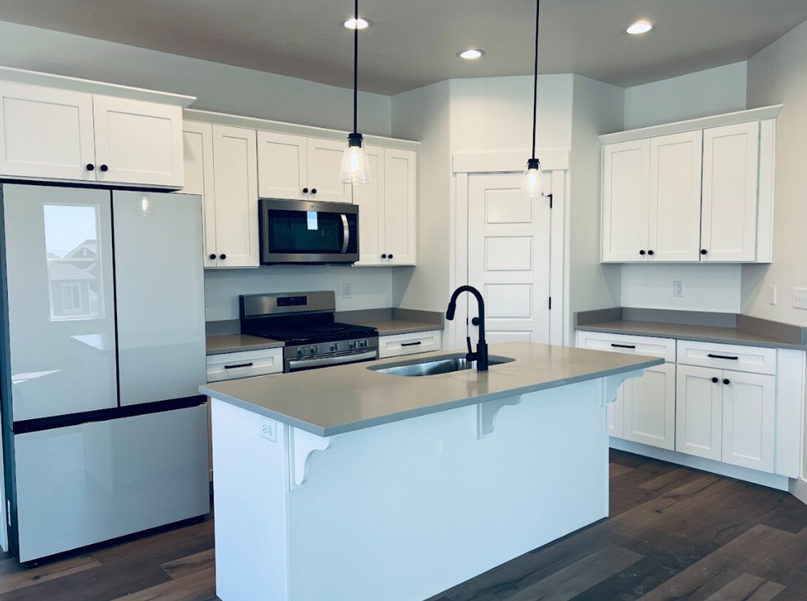 Foto principal - 1051 N Freeman Dr