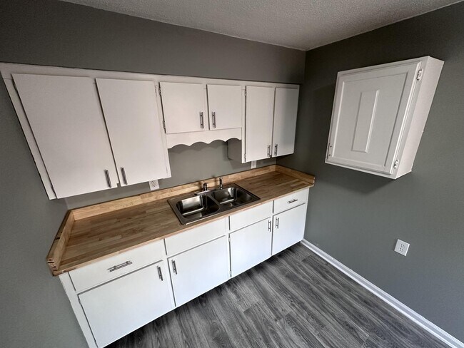 Foto del edificio - 4008 Lightfoot Mill Rd